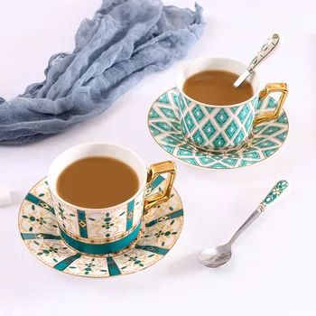 Пном пен керамични кафеена чаша чиния английска чаша за следобеден чай, цветя чаен комплект с тава и лъжица сладки, чаши за кафе и чаша